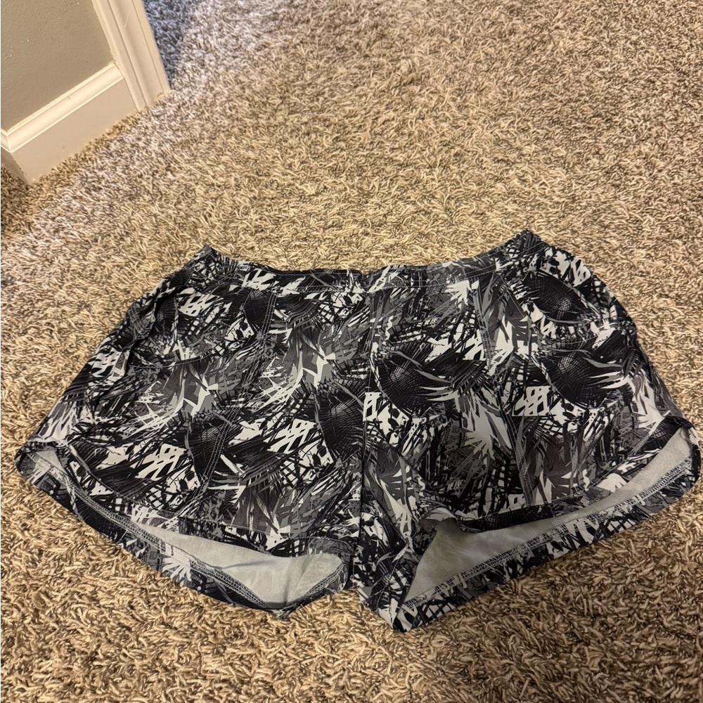 Athleta Black and Gray Patterned Athletic Shorts